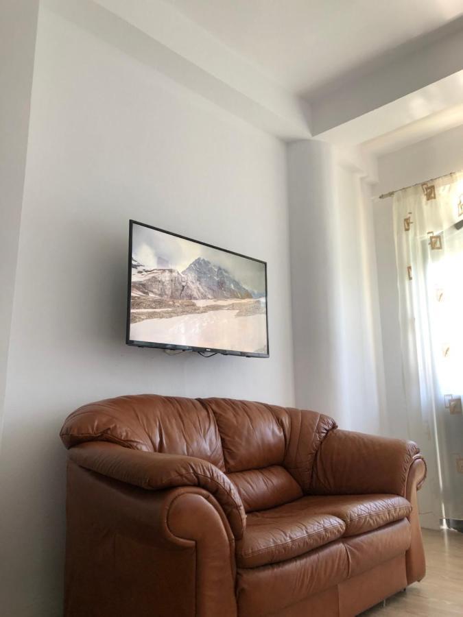 Holiday Apartment Тирана Экстерьер фото
